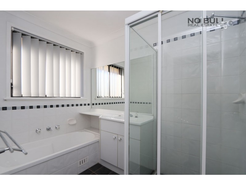 4A Hampton Way, Maryland NSW 2287