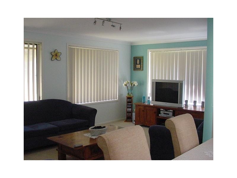 9 County Drive, Fletcher NSW 2287