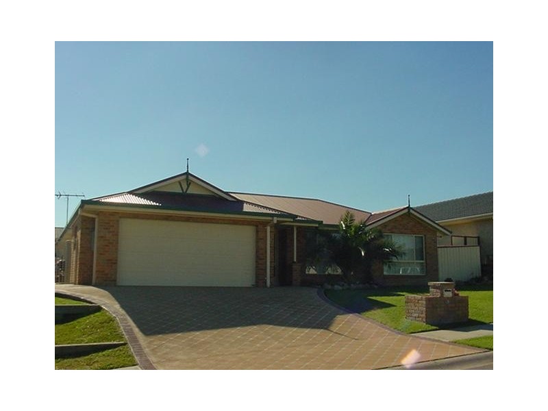 17 Toucan Close, Cameron Park NSW 2285