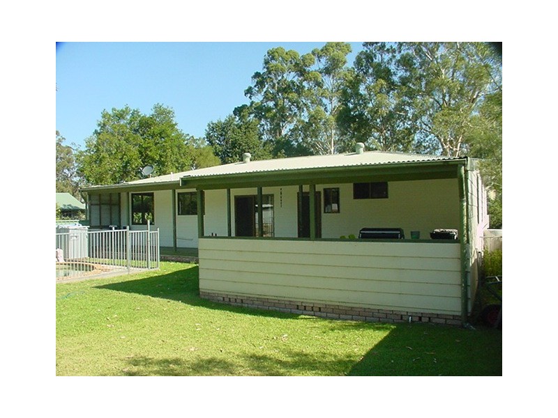 11 Seaham Street, Holmesville NSW 2286