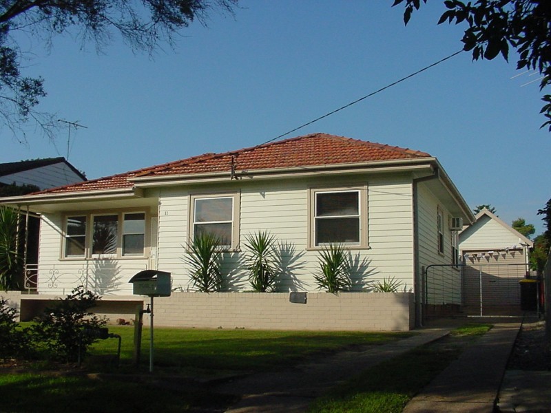 11 Robert Street, Tenambit NSW 2323