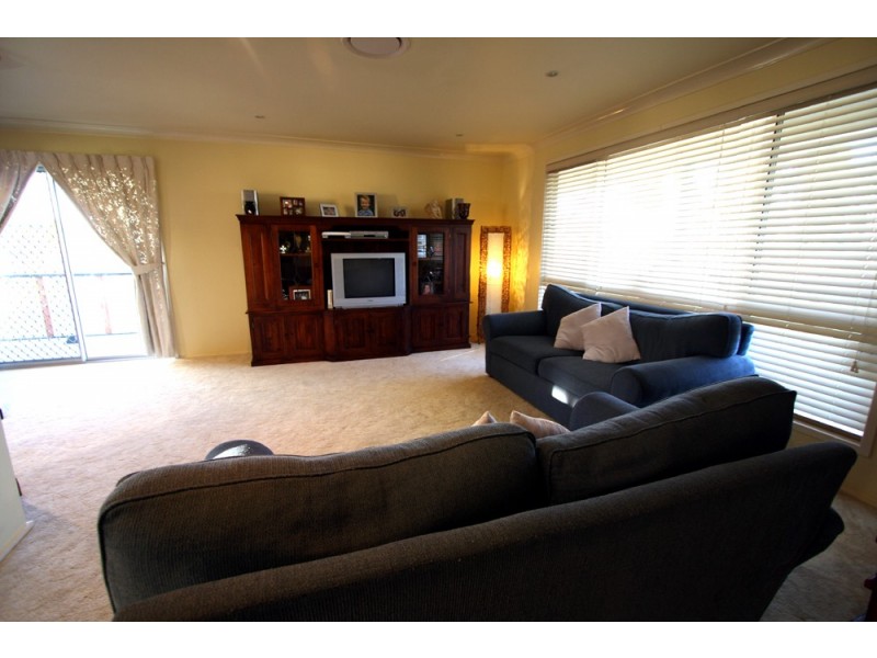 1 Coomalong Close, Holmesville NSW 2286