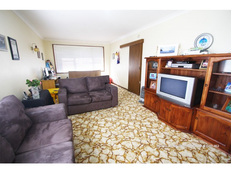 6 Kerry Avenue, Elermore Vale NSW 2287