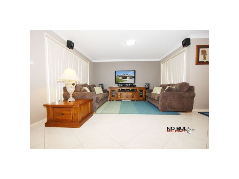 39 Hanover Road, Cameron Park NSW 2285