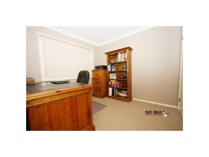 39 Hanover Road, Cameron Park NSW 2285