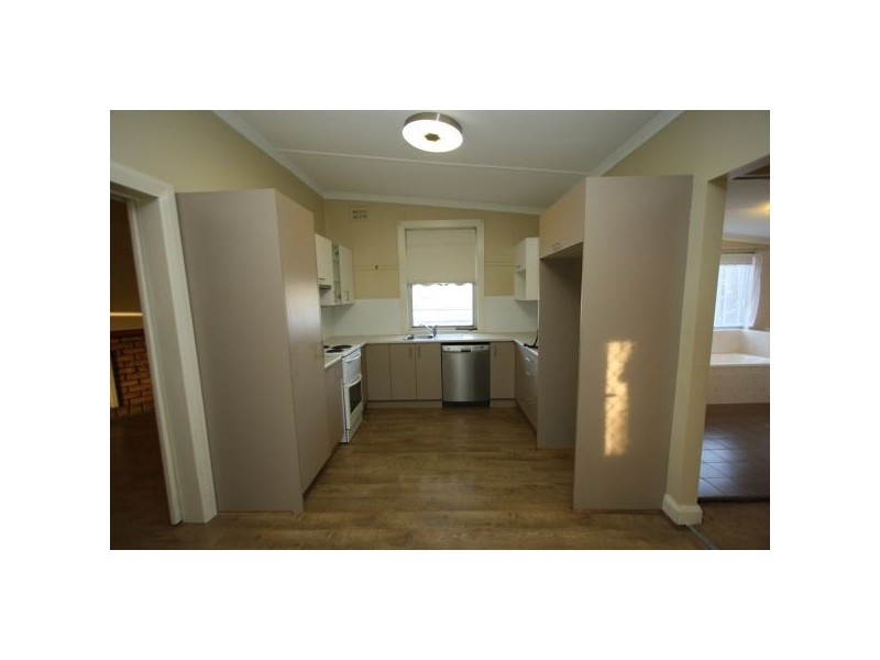 1 Watkins Road, Elermore Vale NSW 2287