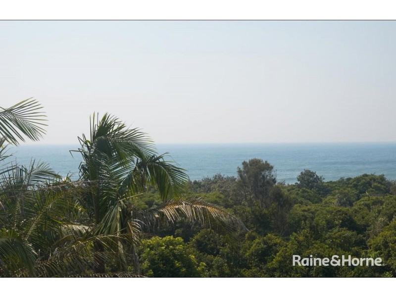 13b Sapphire Crescent, Sapphire Beach NSW 2450