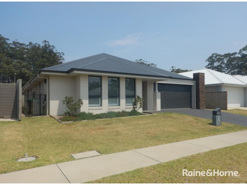 7 Water Vine Street, Sapphire Beach NSW 2450