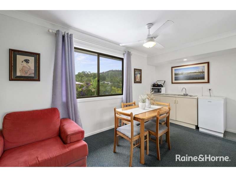 6 Merinda Avenue, Sapphire Beach NSW 2450