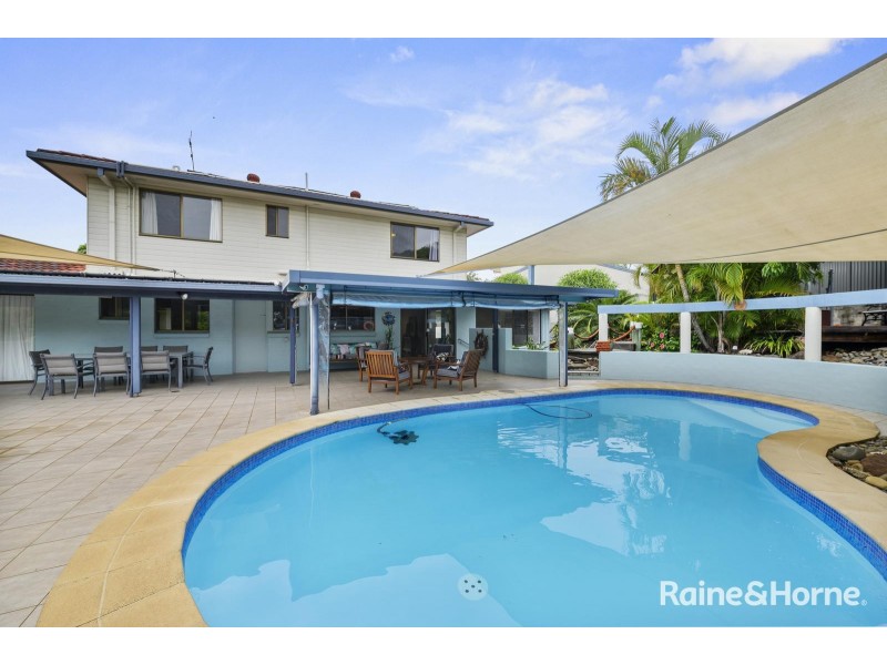 6 Merinda Avenue, Sapphire Beach NSW 2450