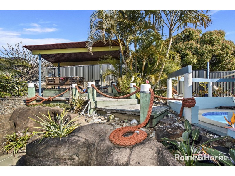 6 Merinda Avenue, Sapphire Beach NSW 2450