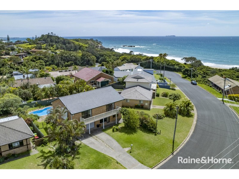9 Elouera Drive, Sapphire Beach NSW 2450