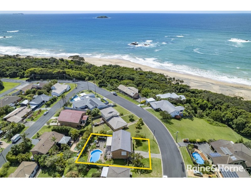 9 Elouera Drive, Sapphire Beach NSW 2450
