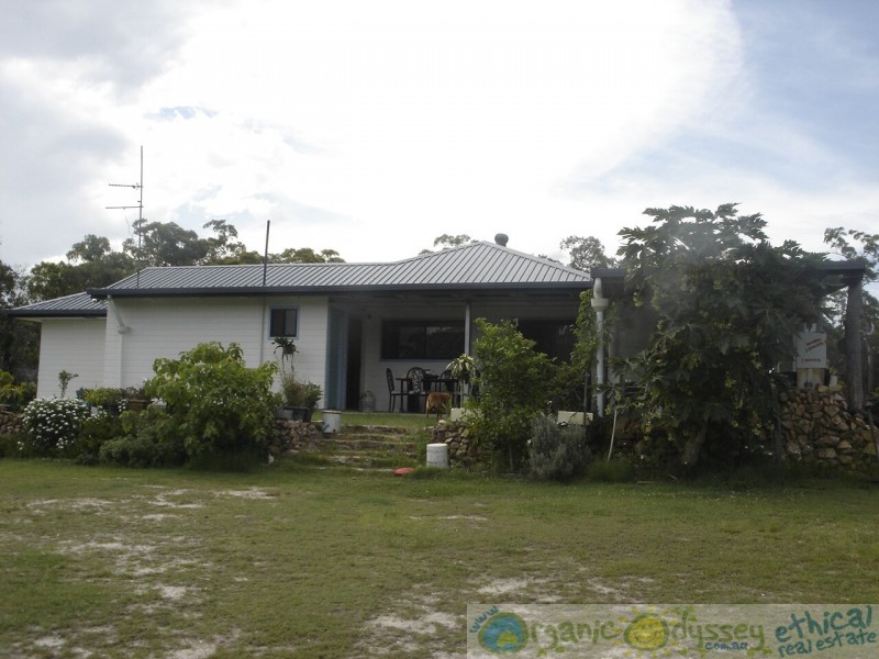 454 Maude Hill Road, Deepwater QLD 4674
