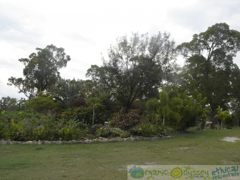 454 Maude Hill Road, Deepwater QLD 4674