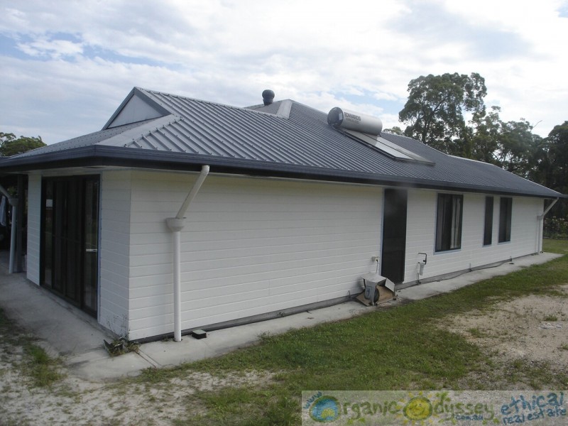 454 Maude Hill Road, Deepwater QLD 4674