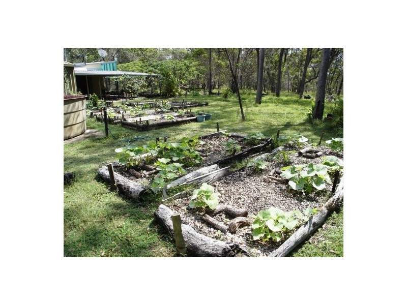 233 Pacific Dr, Deepwater QLD 4674