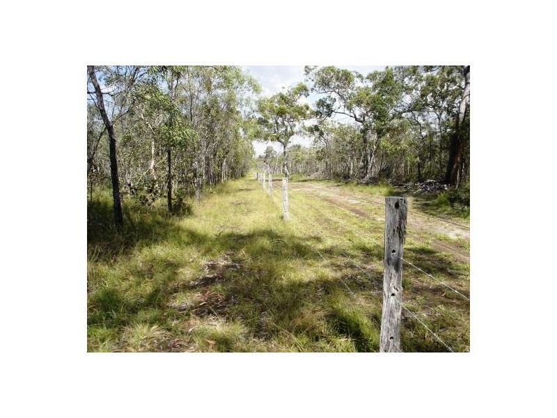 233 Pacific Dr, Deepwater QLD 4674