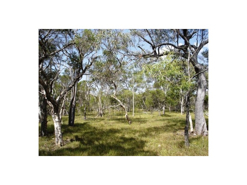 233 Pacific Dr, Deepwater QLD 4674