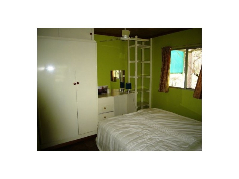 233 Pacific Dr, Deepwater QLD 4674