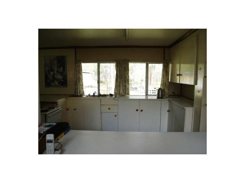 233 Pacific Dr, Deepwater QLD 4674