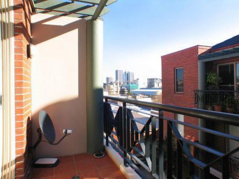 53/13 Ernest Street, Crows Nest NSW 2065