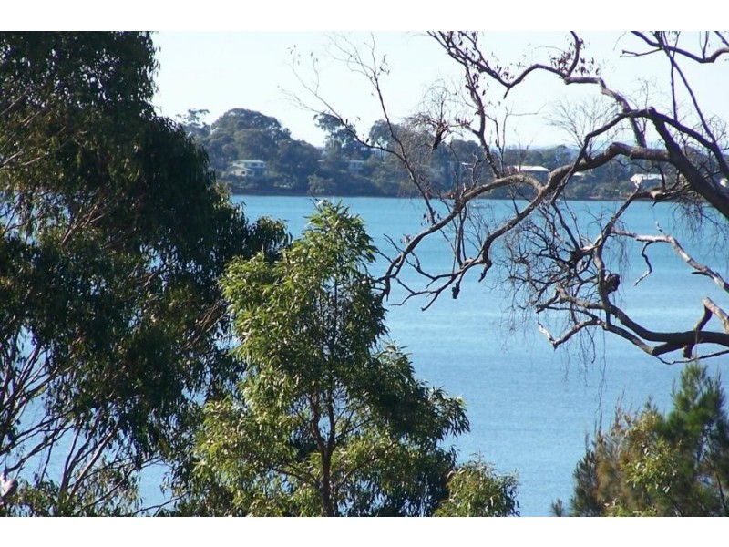 35 Florence Street, Macleay Island QLD 4184
