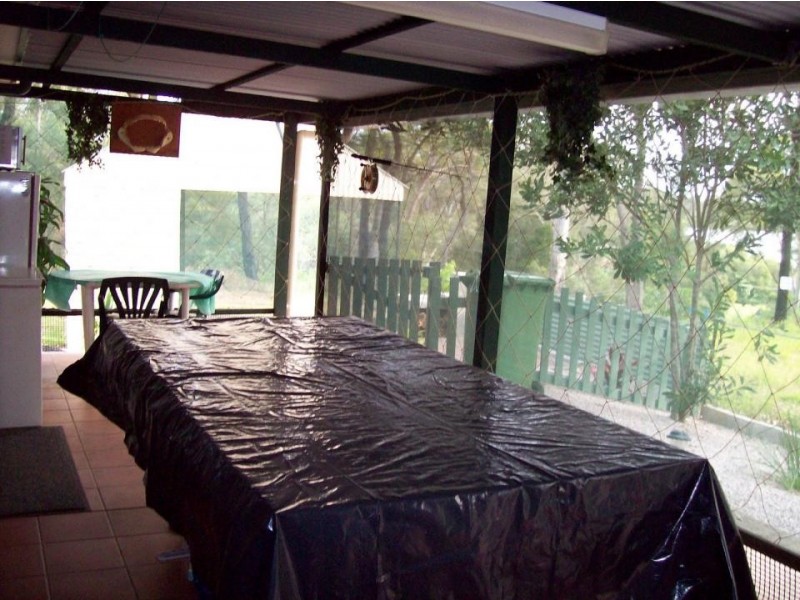 12 Blue Water Cresc., Macleay Island QLD 4184
