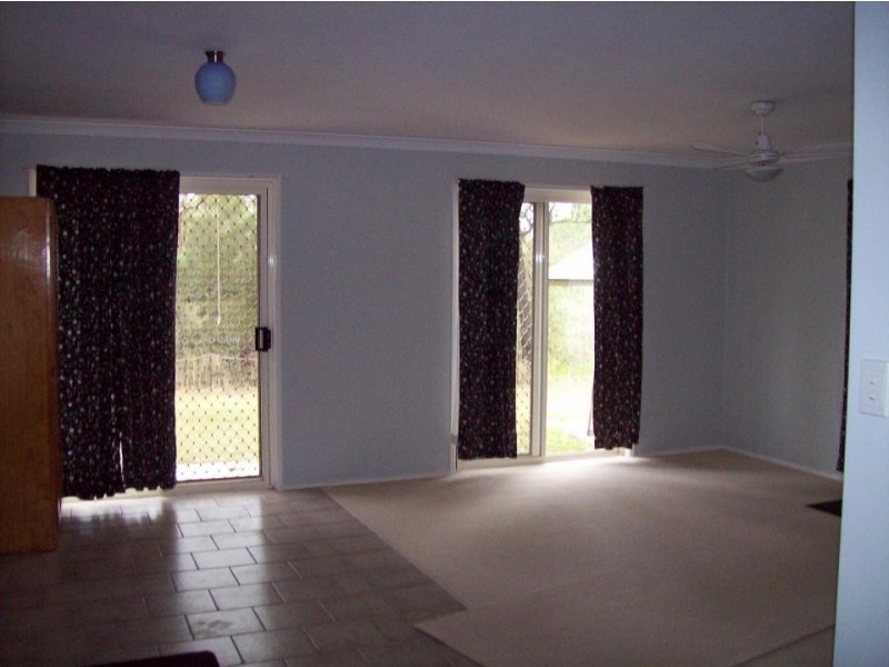 12 Blue Water Cresc., Macleay Island QLD 4184