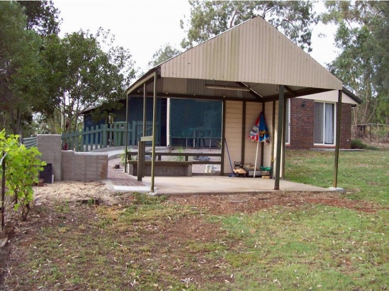 12 Blue Water Cresc., Macleay Island QLD 4184