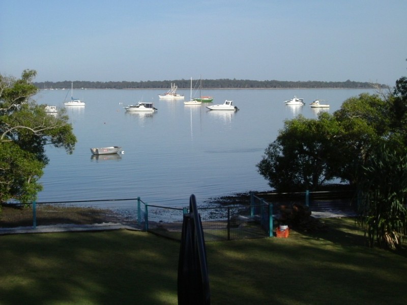 19 Coondooroopa Drive, Macleay Island QLD 4184