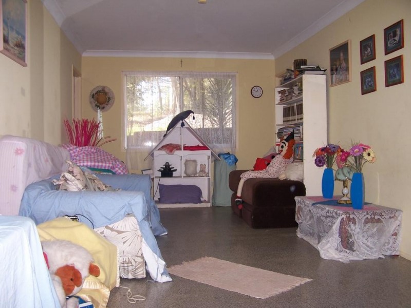 10 Jane Street, Macleay Island QLD 4184