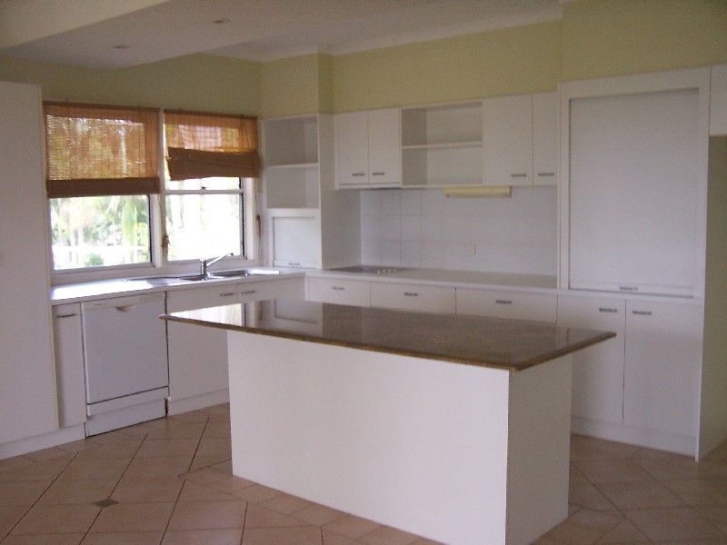 3 Attunga Street, Macleay Island QLD 4184