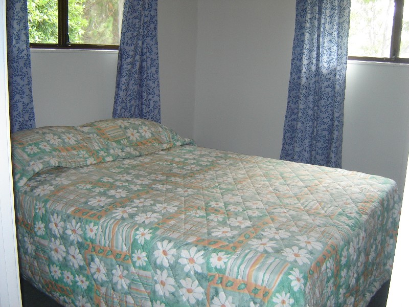 8 Kim Crescent, Macleay Island QLD 4184