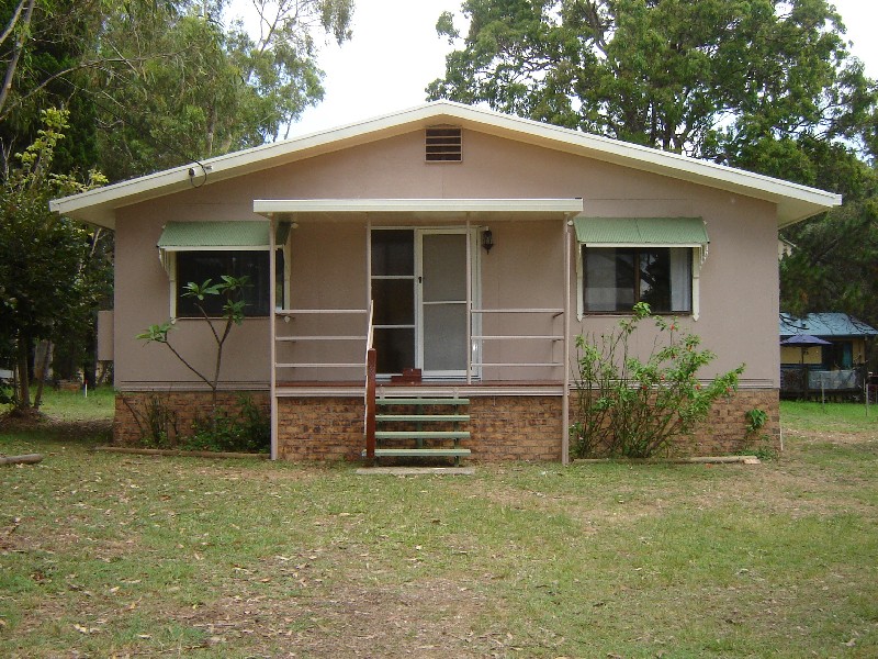 8 Kim Crescent, Macleay Island QLD 4184