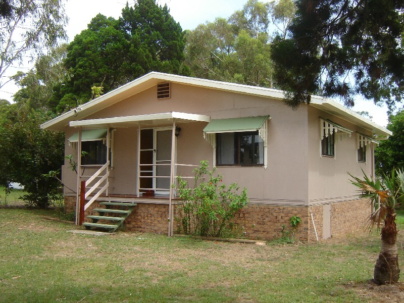 8 Kim Crescent, Macleay Island QLD 4184