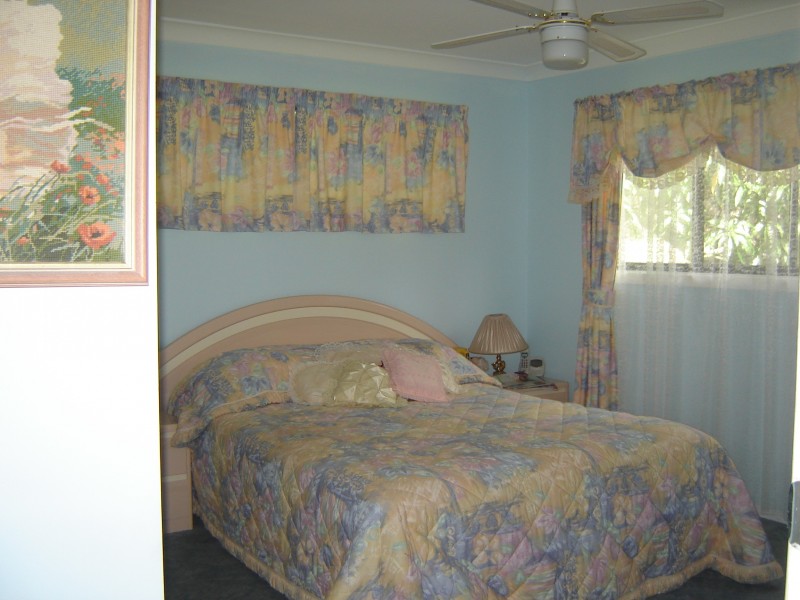 10 Curlew Street, Macleay Island QLD 4184