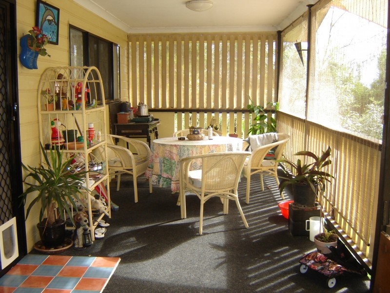 10 Curlew Street, Macleay Island QLD 4184