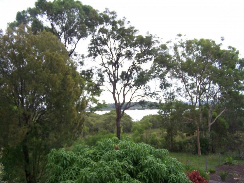 64 Charles Terrace, Macleay Island QLD 4184