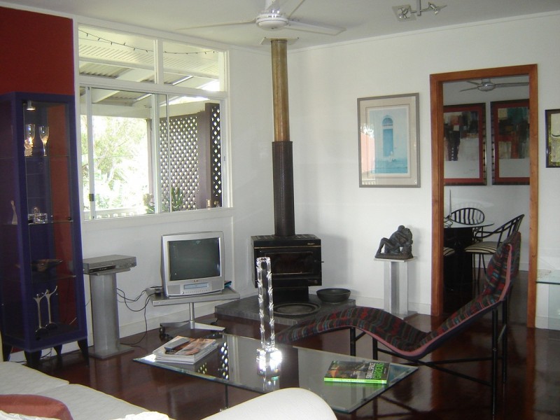 64 Charles Terrace, Macleay Island QLD 4184