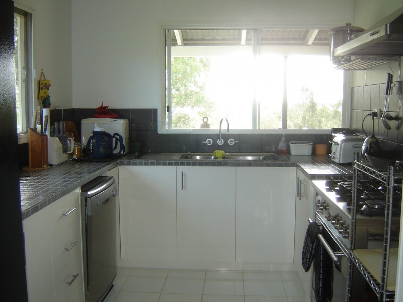 64 Charles Terrace, Macleay Island QLD 4184