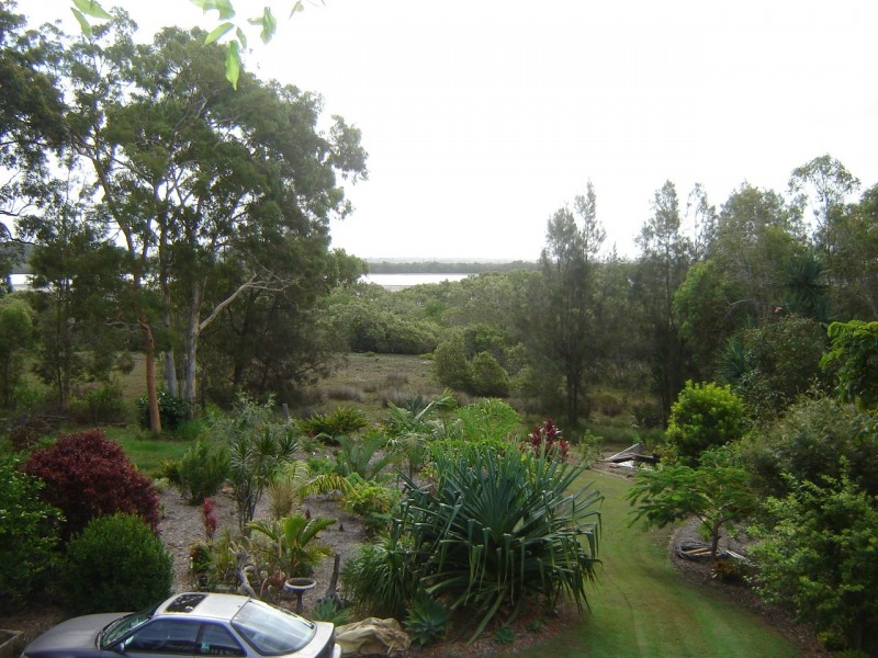 64 Charles Terrace, Macleay Island QLD 4184