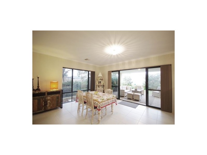 17 Hirono Approach, Meadow Springs WA 6210