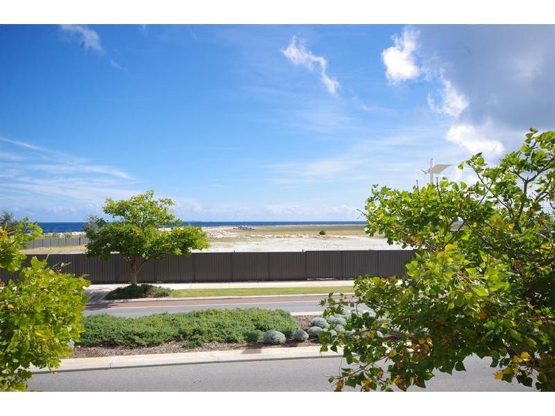 38 Orsino Boulevard, North Coogee WA 6163