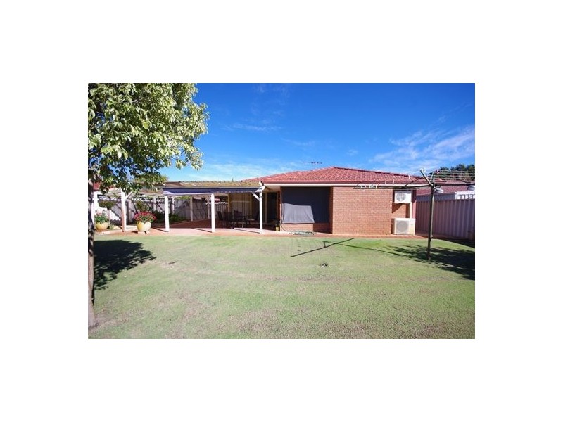 30 Gilroyd Loop, Ballajura WA 6066