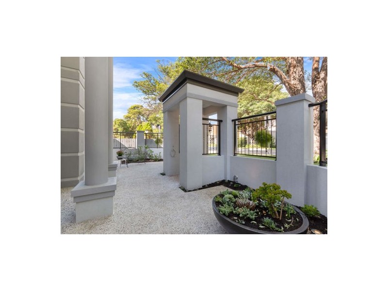 13B The Avenue, Crawley WA 6009