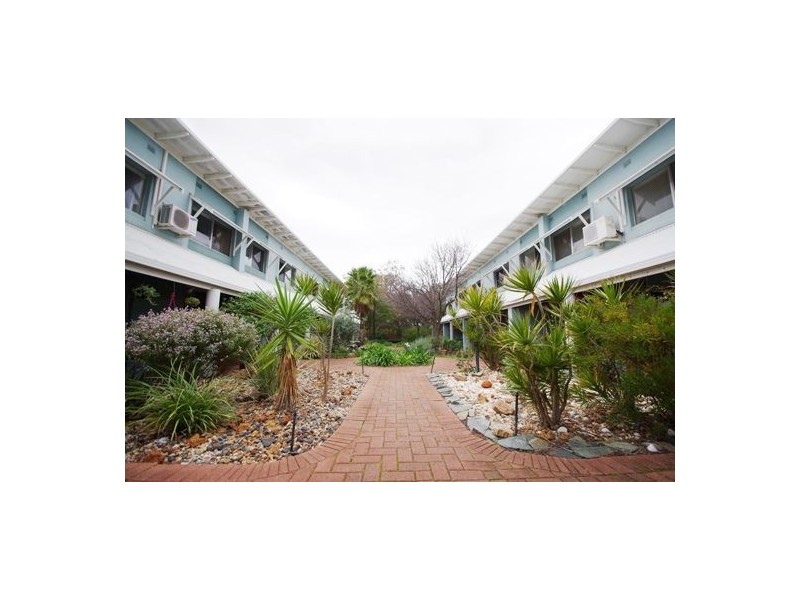 2/6 Seaton Place, Girrawheen WA 6064