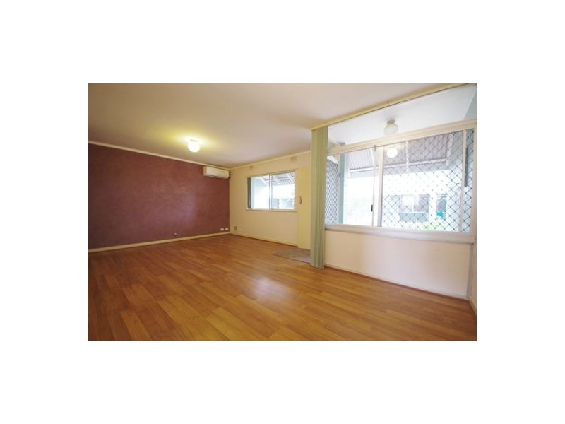 2/6 Seaton Place, Girrawheen WA 6064