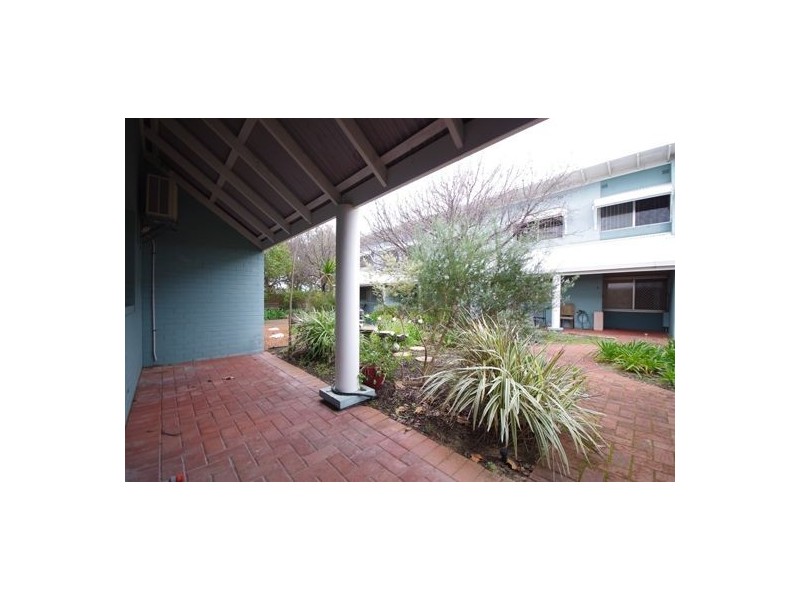 2/6 Seaton Place, Girrawheen WA 6064