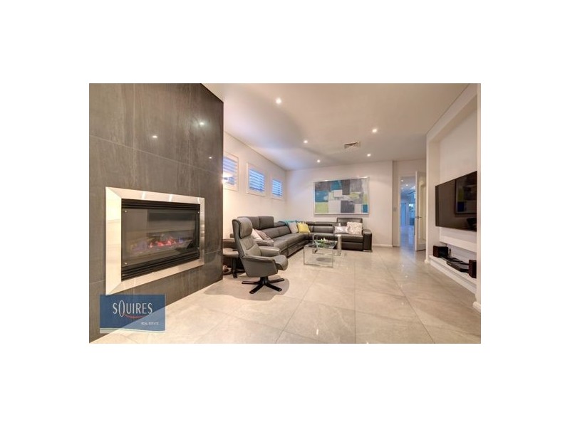 77 Hope Avenue, Salter Point WA 6152